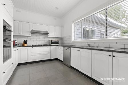 30 Downs St, Brunswick VIC 3056 - House For Rent | Domain - Photo 5