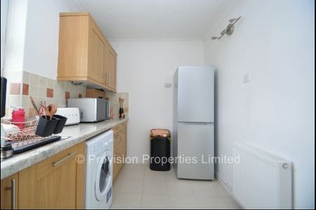 2 Bedroom Flat Foxhill Court Weetwood - Photo 4