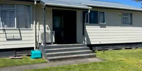 Baker Street Beauty - Photo 3