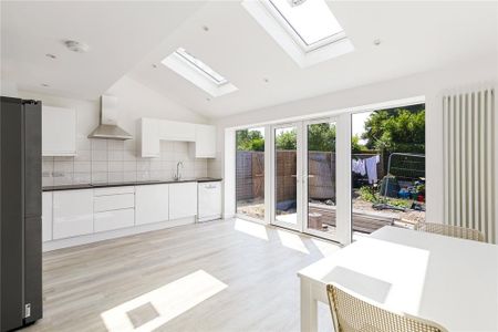 1 bedroom semi-detached house to rent - Photo 5