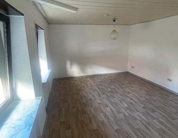 Großzügige 2 Zimmer Wohnung mit Vordergarten in Mannheim Schönau - Foto 1