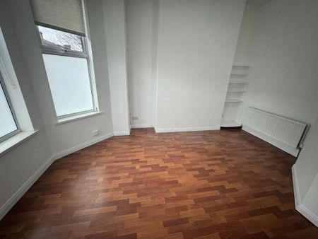 Apartment 1, 32 North Parade, Belfast BT7 2GG - Photo 3