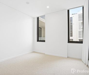 Luxury Living in BABYLON Rouse Hill - Garden-Facing Apartment - Photo 1