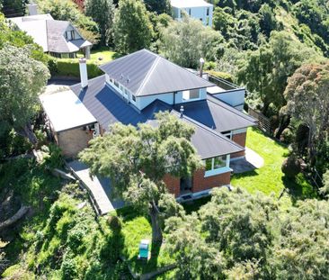 Spacious Home with Modern Comforts - Photo 2