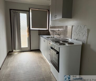 2 / 245 Gladstone Road, Dandenong North - Photo 2