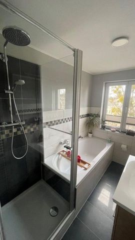 Geräumige 3-Zimmer-Wohnung mit Vollbad in der Paulsstadt zu mieten! - Photo 5