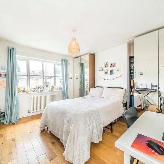 4 bedroom terraced house to rent - Photo 1