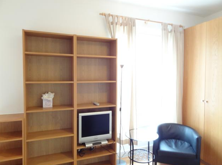 Studio to rent - Photo 2