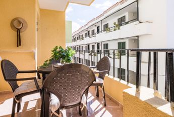 ALQUILER TEMPORAL EN LOS CRISTIANOS. DISPONIBLE ÚNICAMENTE LOS MESES DE MARZO A SEPTIEMBRE – 0067-03995