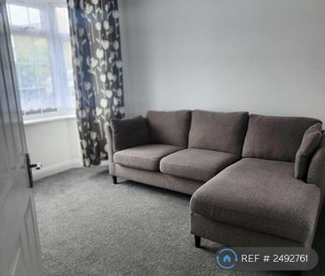 3 bedroom end of terrace house to rent - Photo 3