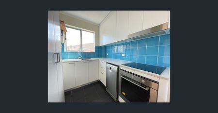 Stunning Apartment In Prime Location - Photo 4