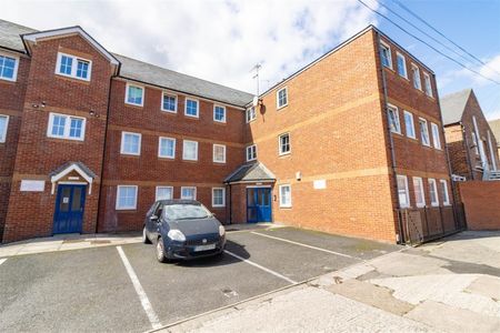 2 Bedroom Flat - Ground Floor - Photo 4