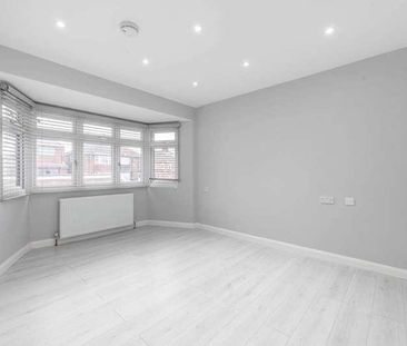 Bromefield, Stanmore, HA7 - Photo 4