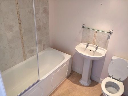 2 Bedroom Flat for Rent in Bloomfield rd , South shore , Blackpool, Fy - Photo 5