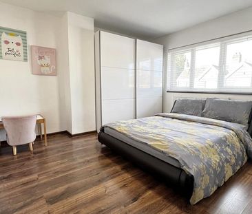 4 bedroom semi-detached house to rent - Photo 5