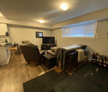 372 Yonge Street - Unit 3 - 1 bed, 1 bath - Photo 4
