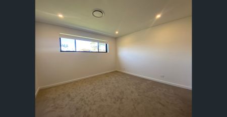 Modern Coastal Townhouse with Quality Finishes - Photo 2