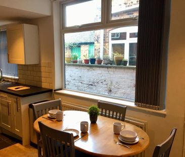 1 bedroom in a house share to rent - Photo 2