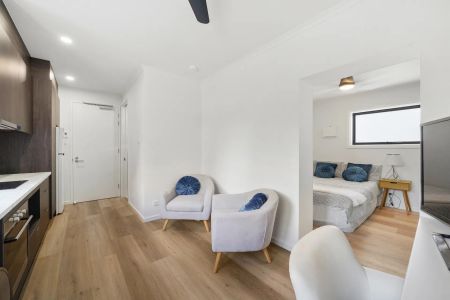 Fully Furnished 1-Bedroom Apartment – Prime Kent Town Location - Photo 4