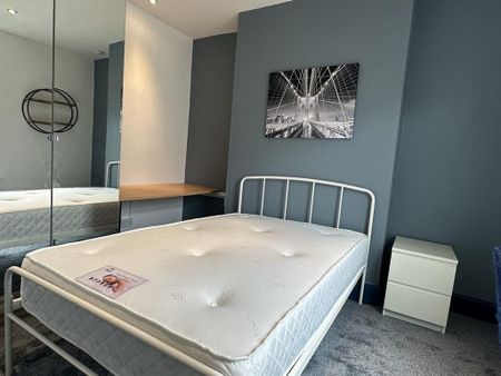 3 bedroom terraced house to rent - Photo 2