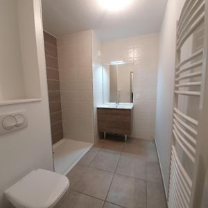 Location Appartement 2 pièces 43m² BASSENS 73000 - Photo 2