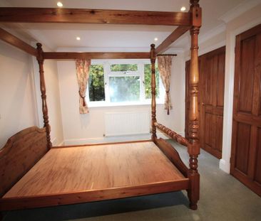 4 bedroom semi-detached house to rent - Photo 6