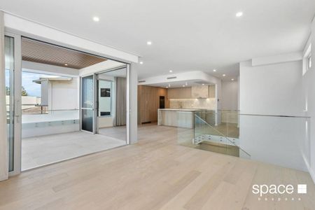 LUXURIOUS TOWNHOUSE LIVING IN COTTESLOE - Photo 3