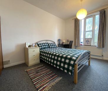 4 bedroom terraced house to rent - Photo 4