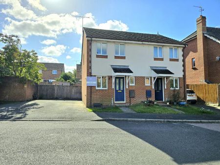 2 bedroom semi-detached house to rent - Photo 4