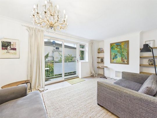 2 bedroom maisonette to rent - Photo 1