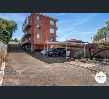 1/107 MONTAGU STREET, New Town, Tas 7008 - Photo 5