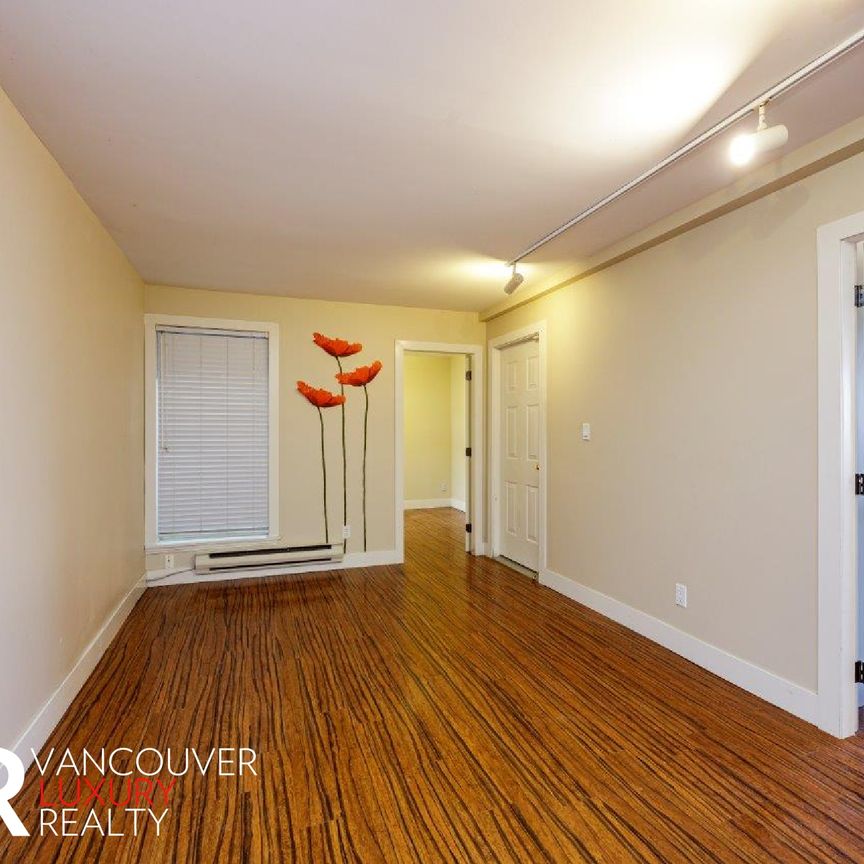 House in West Vancouver, BC - Photo 1