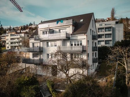 Wohnen mit Panorama - Blick über die Stadt und die Bergen - Photo 4