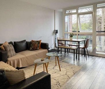 Palace Road, Tlse Hill, SW2 - Photo 1