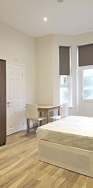 Studio to rent - Photo 1