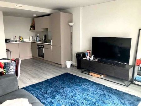 AVAILABLE NOW | 1 BED FULLY FURNISHED | Located on the ninth floor of a high spec apartment building | Access to Park Regis Hotel amenities. - Photo 2