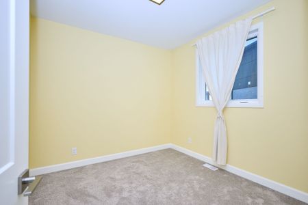 For Lease - 3947 Mitchell Crescent, Fort Erie, Ontario - Photo 5