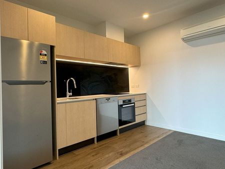 One bedroom architecturally designed complex - Photo 4