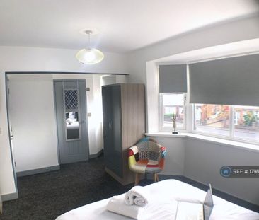 1 bedroom in a house share to rent - Photo 4