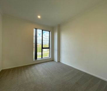 2 Bedroom - 1 Bathroom - Offstreet Parking - Photo 5