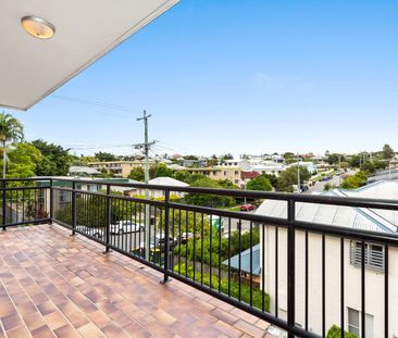 Spacious 2 Bedroom Unit - Photo 5