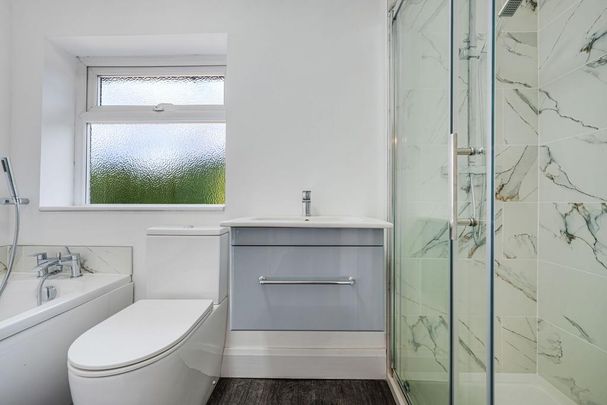 3 bedroom semi-detached house to rent - Photo 1