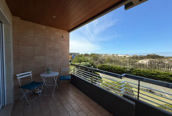 T2 na 1º linha da Praia da Barra com terraço vista mar!