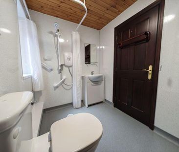 3 bedroom flat to rent - Photo 3