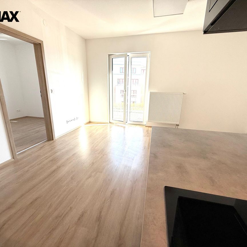 Pronájem bytu 2+kk 40 m², Prokopa Holého 2043, Slaný - Photo 1