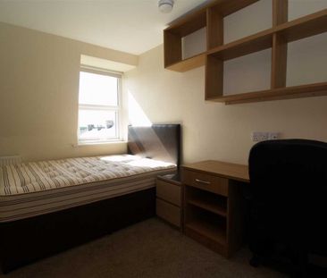 8 Bed - The Clubhouse Loft Apartment, 22-24 Mutley Plain, Plymouth - Photo 5