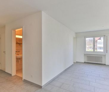 Helle und ruhige Wohnung mit Balkon - Foto 3