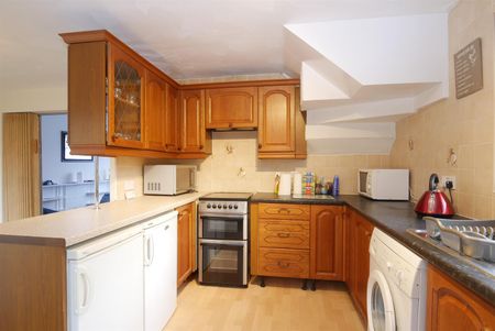 Shephall Way, Stevenage, SG2 - Photo 3
