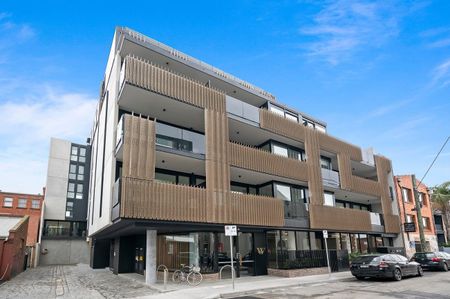 MODERN EXECUTIVE LIFESTYLE! - Photo 2