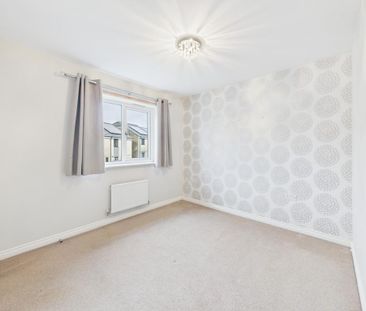 3 bedroom end of terrace house to rent - Photo 4